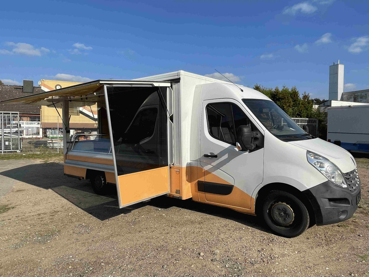 Wochenmarktmobil Seba-Borco-Höhns - Büféautó: 3 kép. Wochenmarktmobil Seba-Borco-Höhns - Büféautó: 3 kép.