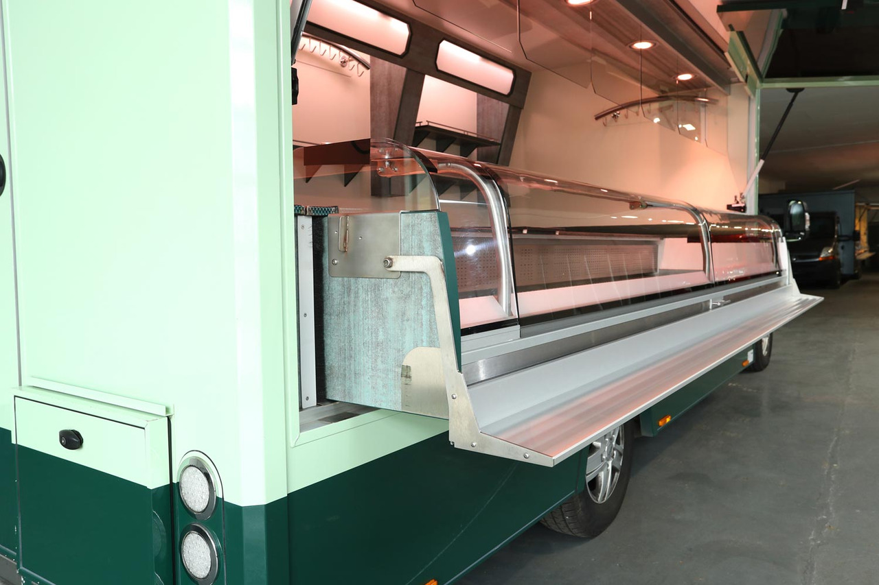 Wochenmarktmobil Seico - Büféautó: 3 kép. Wochenmarktmobil Seico - Büféautó: 3 kép.