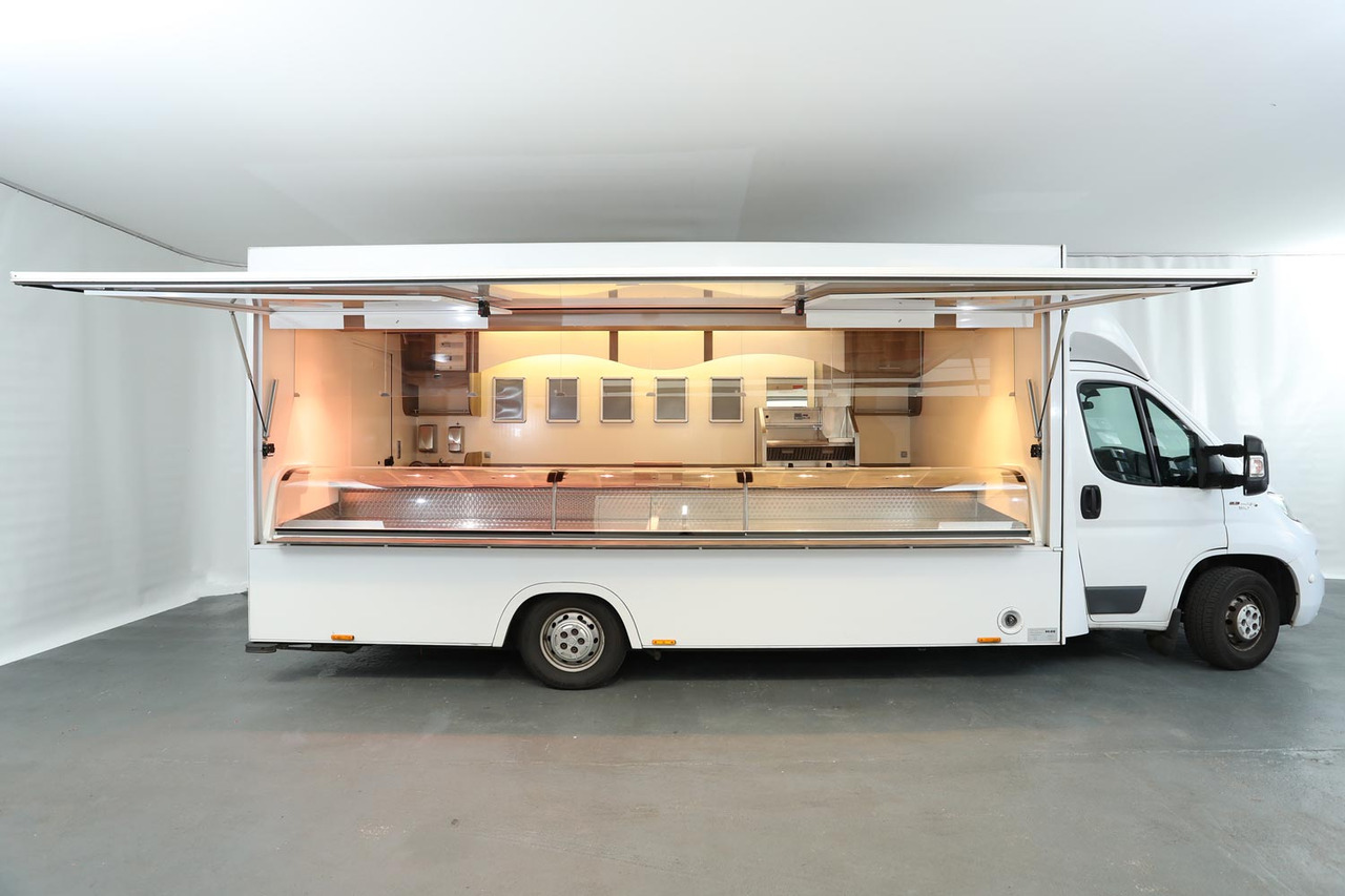 Wochenmarktmobil Seico - Büféautó: 1 kép. Wochenmarktmobil Seico - Büféautó: 1 kép.