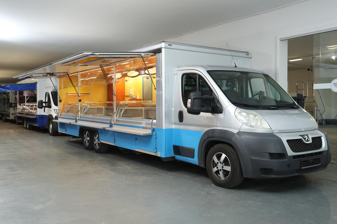 Wochenmarktmobil Tamhart - Büféautó: 1 kép. Wochenmarktmobil Tamhart - Büféautó: 1 kép.