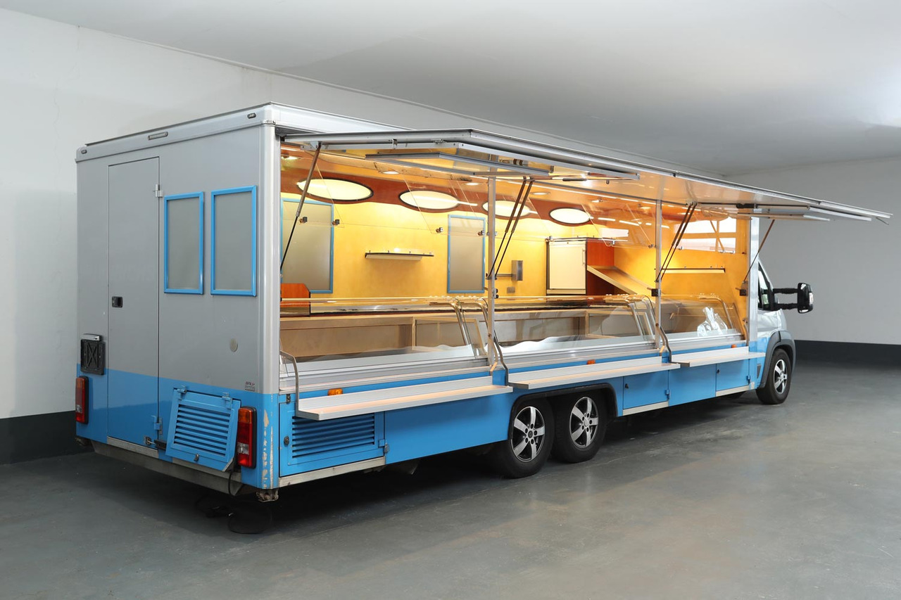 Wochenmarktmobil Tamhart - Büféautó: 5 kép. Wochenmarktmobil Tamhart - Büféautó: 5 kép.