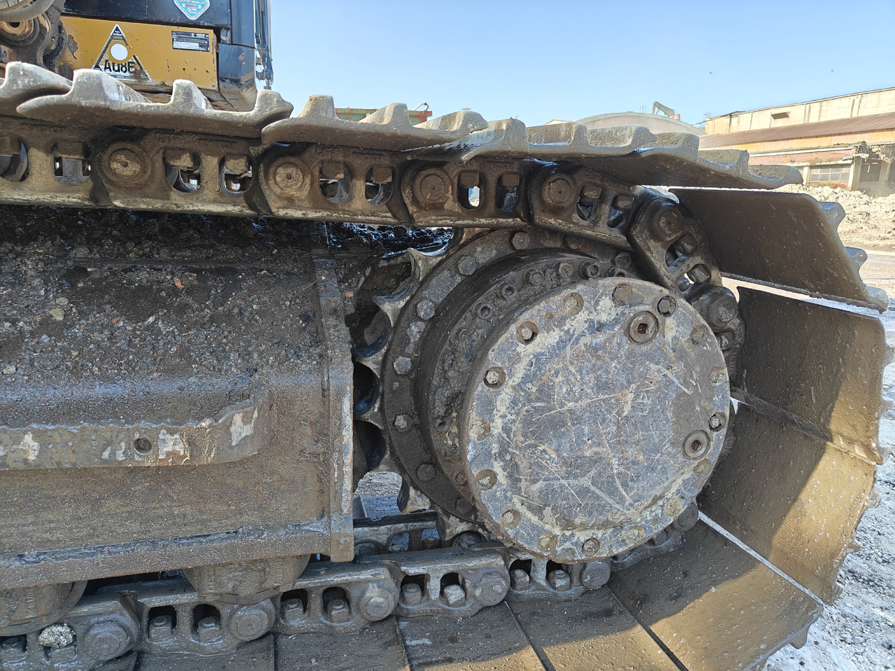 CATERPILLAR 320 F - Lánctalpas kotró: 2 kép. CATERPILLAR 320 F - Lánctalpas kotró: 2 kép.
