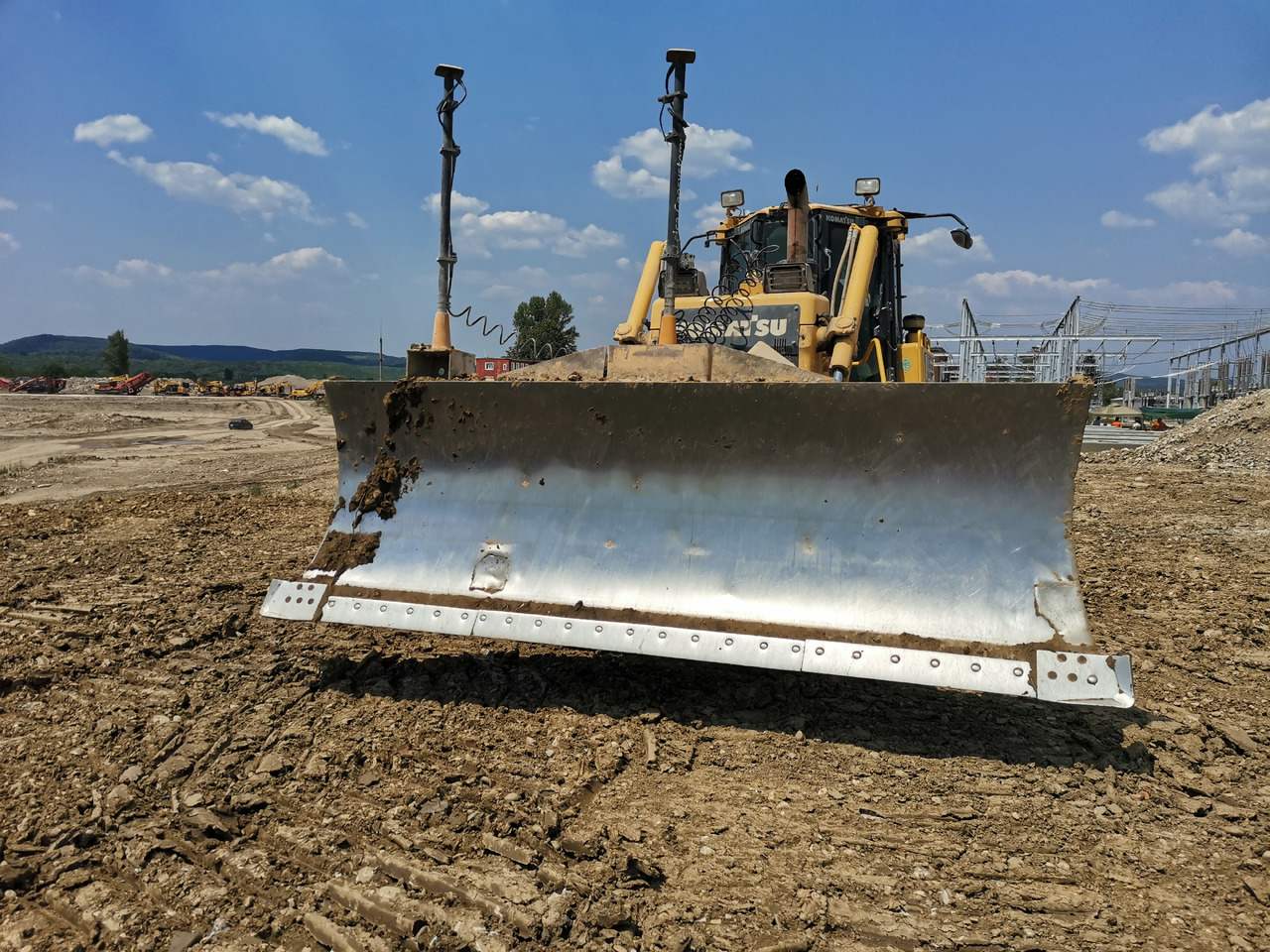 KOMATSU D65 PX 17 - Buldózer: 2 kép. KOMATSU D65 PX 17 - Buldózer: 2 kép.