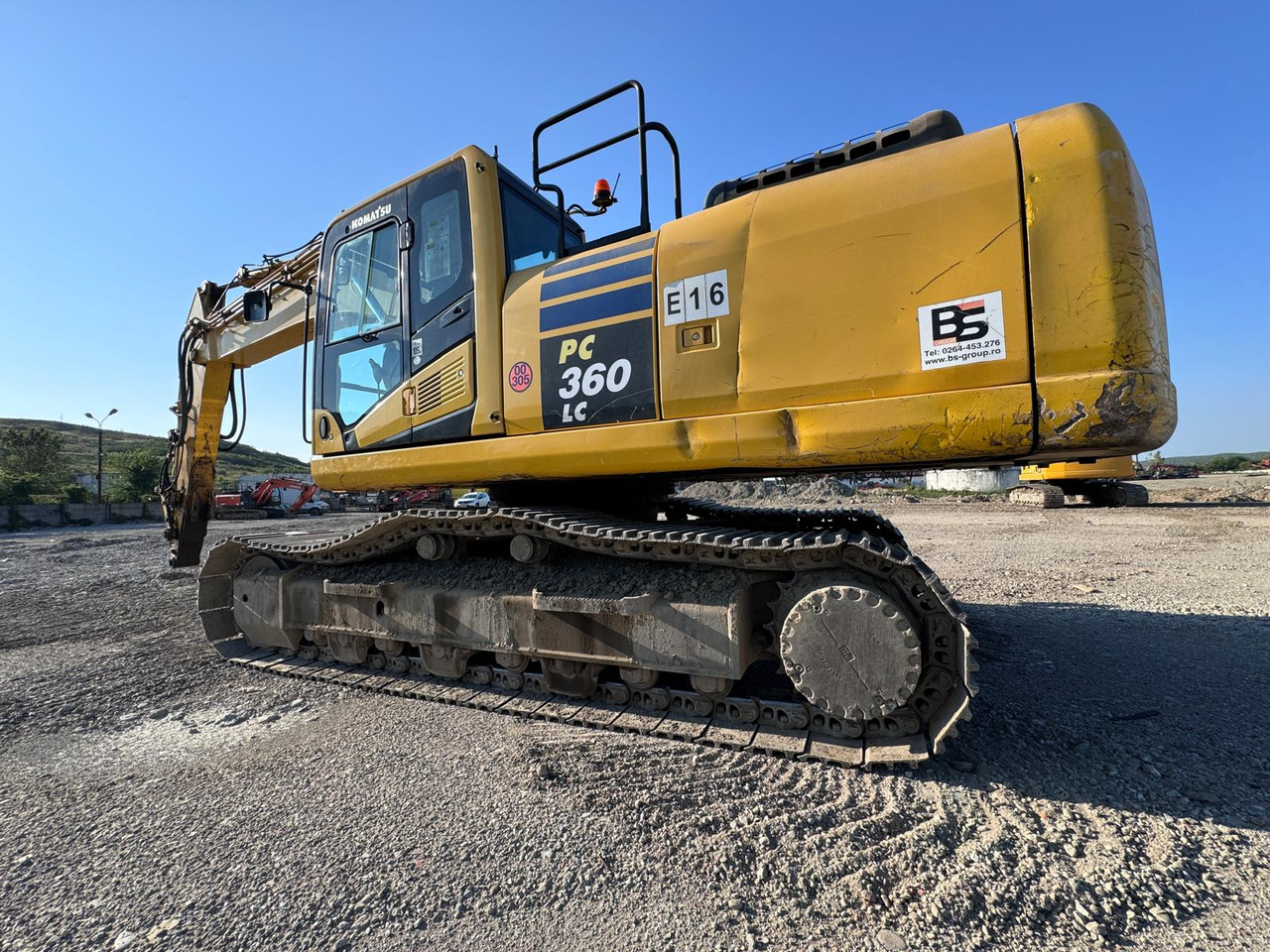 KOMATSU PC 360 LC 10 - Lánctalpas kotró: 2 kép. KOMATSU PC 360 LC 10 - Lánctalpas kotró: 2 kép.