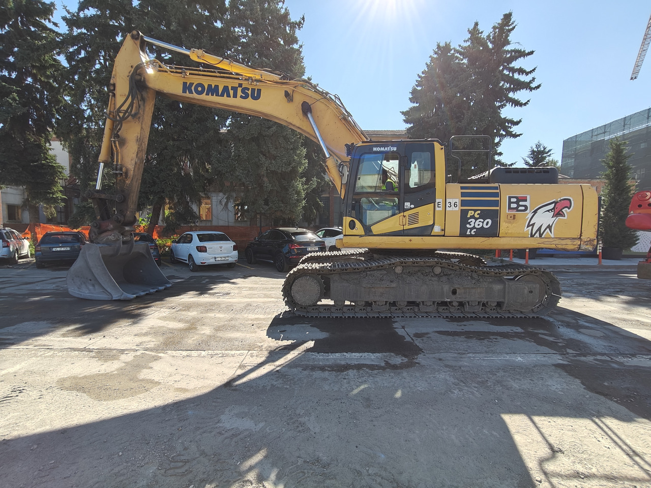 KOMATSU PC 360 LC - 10 - Kotrógép: 4 kép. KOMATSU PC 360 LC - 10 - Kotrógép: 4 kép.