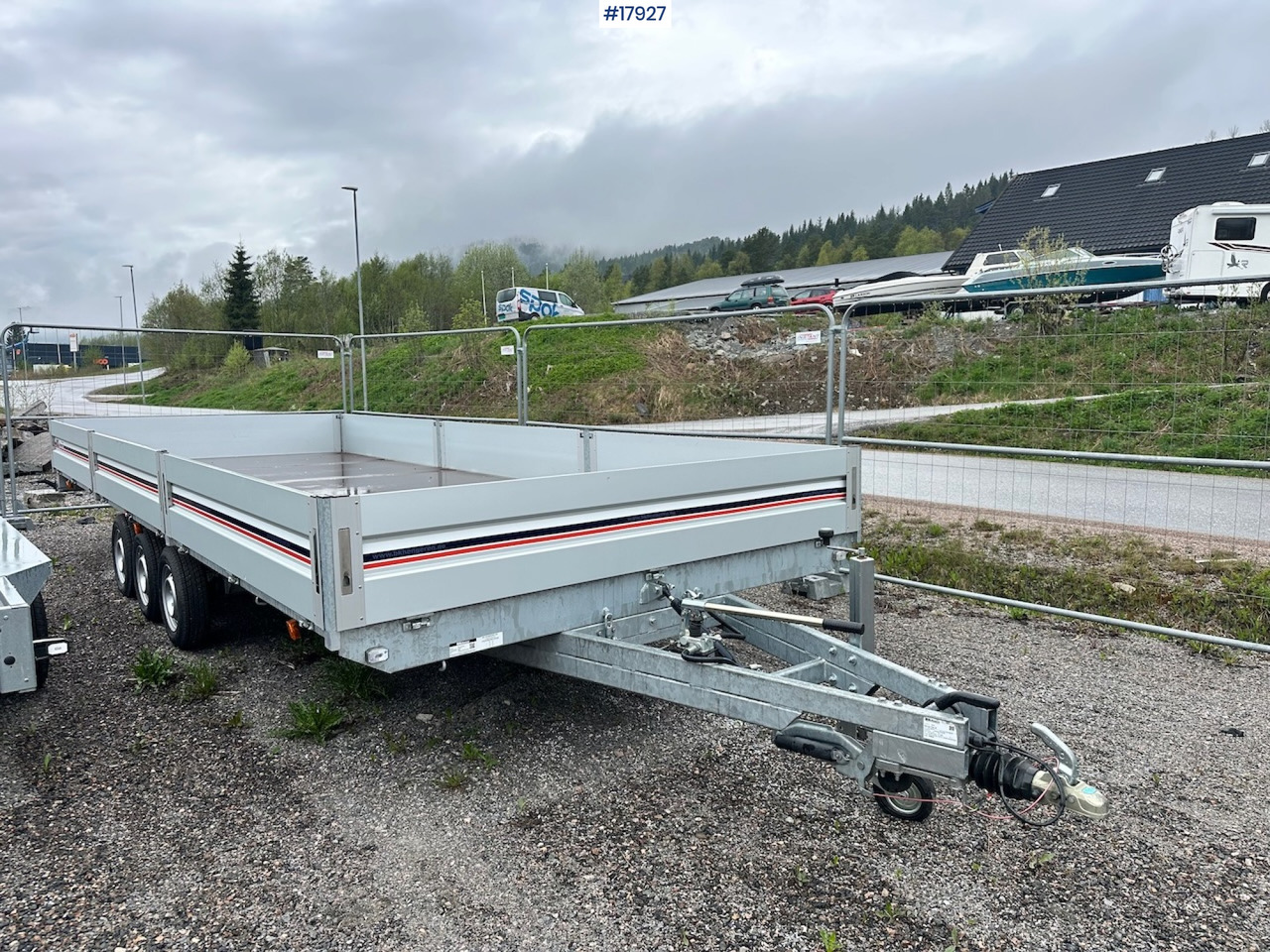 BK-hengeren til rør - Platós pótkocsi: 1 kép. BK-hengeren til rør - Platós pótkocsi: 1 kép.