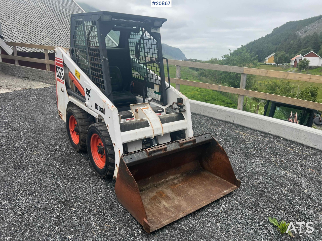 Bobcat 553 - Mini homlokrakodó: 1 kép. Bobcat 553 - Mini homlokrakodó: 1 kép.