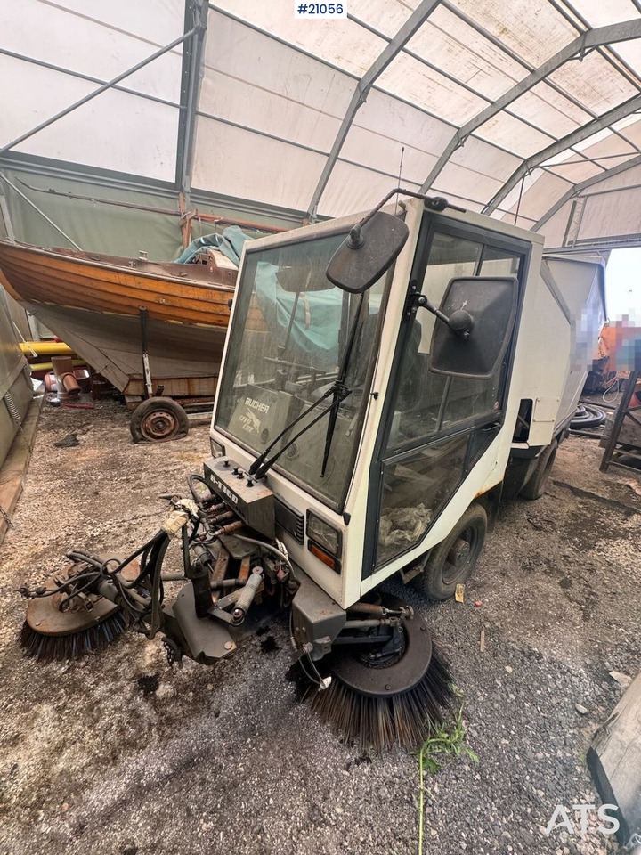 Bucher K-1700 - Utcaseprő gép: 3 kép. Bucher K-1700 - Utcaseprő gép: 3 kép.