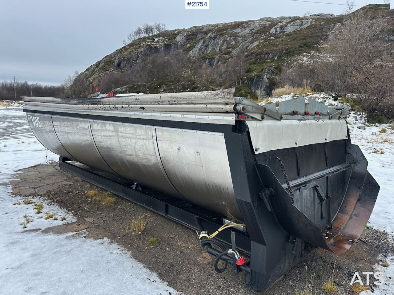 CMT 2012 CMT ASF 13 asfaltbalje til krokbil - Multiliftes konténer: 1 kép. CMT 2012 CMT ASF 13 asfaltbalje til krokbil - Multiliftes konténer: 1 kép.