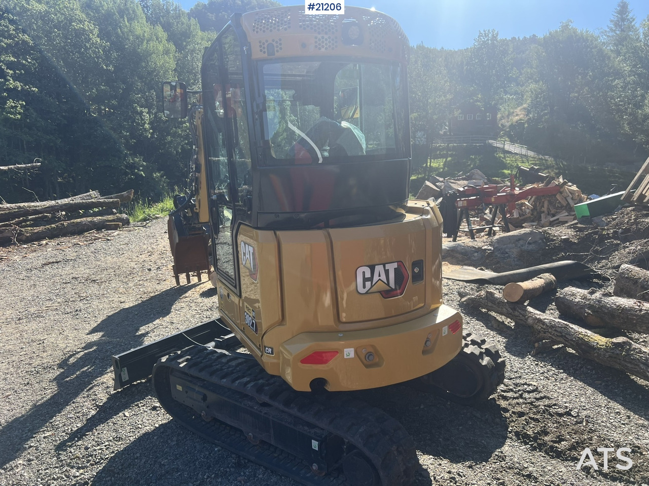 Caterpillar 302.7 CR - Minikotró: 3 kép. Caterpillar 302.7 CR - Minikotró: 3 kép.
