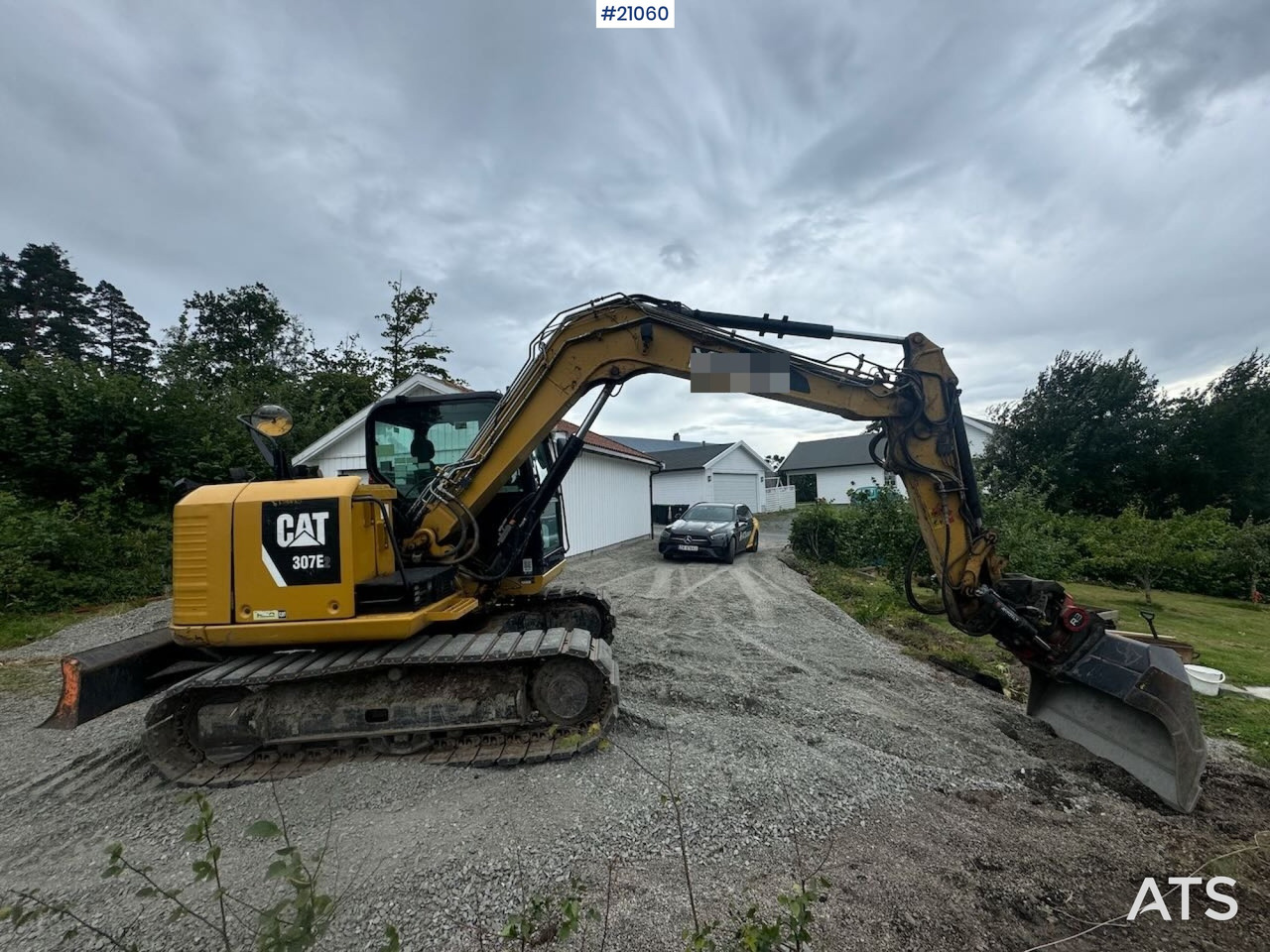 Caterpillar 307E2 - Lánctalpas kotró: 2 kép. Caterpillar 307E2 - Lánctalpas kotró: 2 kép.