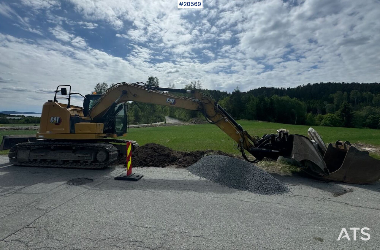 Caterpillar 315 Beltegraver m/ tilt og 2 skuffer - Kotrógép: 2 kép. Caterpillar 315 Beltegraver m/ tilt og 2 skuffer - Kotrógép: 2 kép.