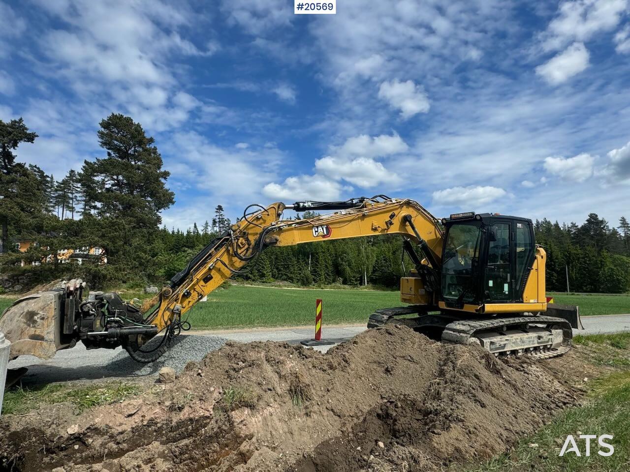 Caterpillar 315 Beltegraver m/ tilt og 2 skuffer - Kotrógép: 5 kép. Caterpillar 315 Beltegraver m/ tilt og 2 skuffer - Kotrógép: 5 kép.