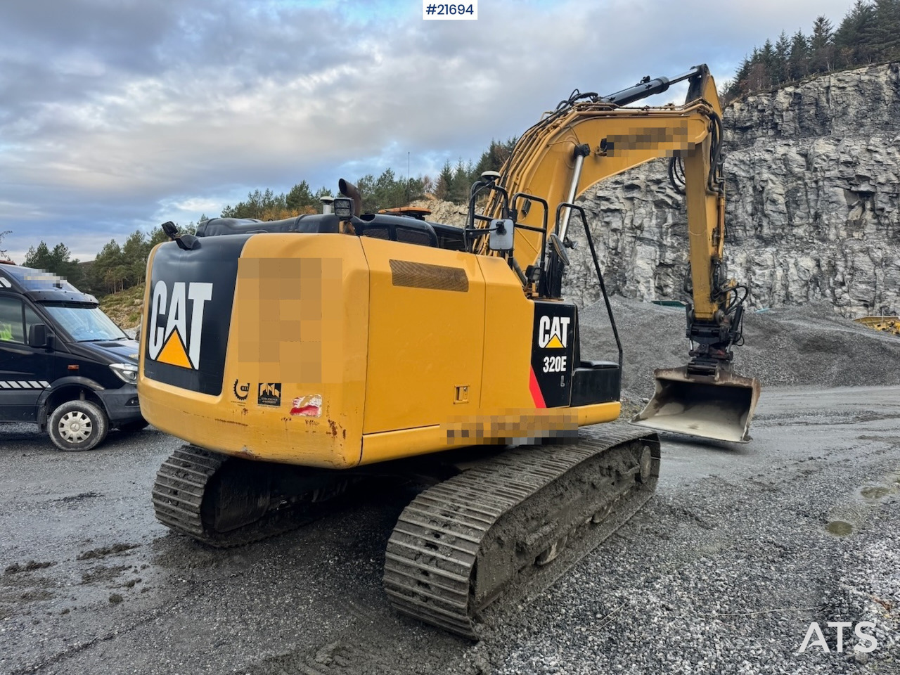 Caterpillar 320EL - Lánctalpas kotró: 5 kép. Caterpillar 320EL - Lánctalpas kotró: 5 kép.