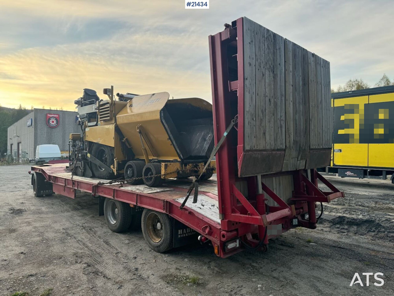 Caterpillar AP 300 - Útburkológép: 5 kép. Caterpillar AP 300 - Útburkológép: 5 kép.