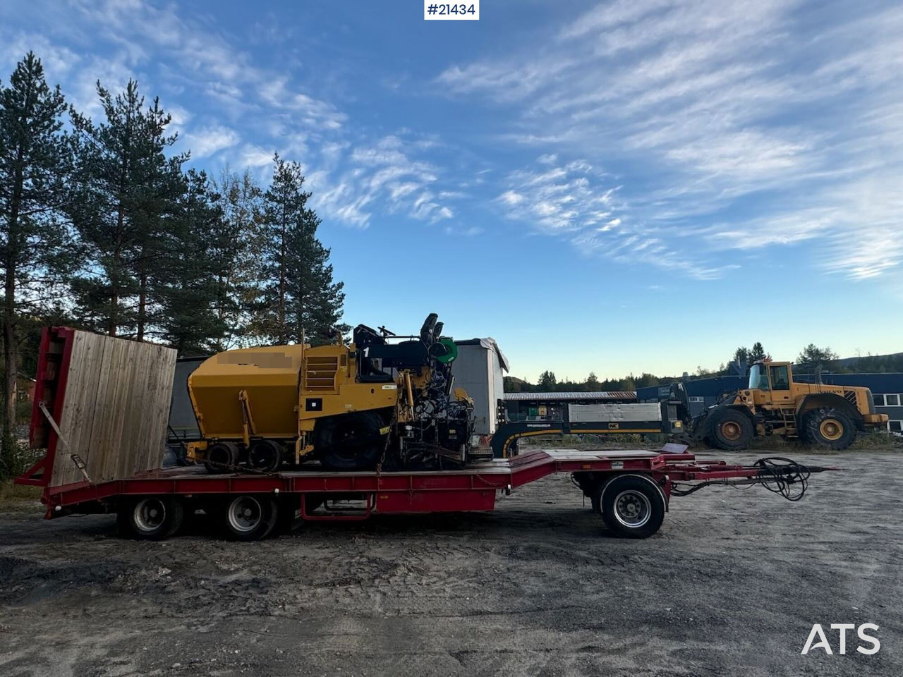 Caterpillar AP 300 - Útburkológép: 2 kép. Caterpillar AP 300 - Útburkológép: 2 kép.