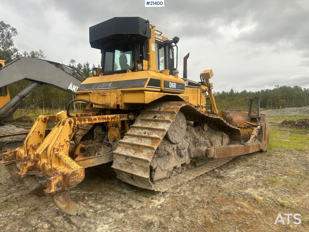 Caterpillar D6R LGP - Buldózer: 3 kép. Caterpillar D6R LGP - Buldózer: 3 kép.