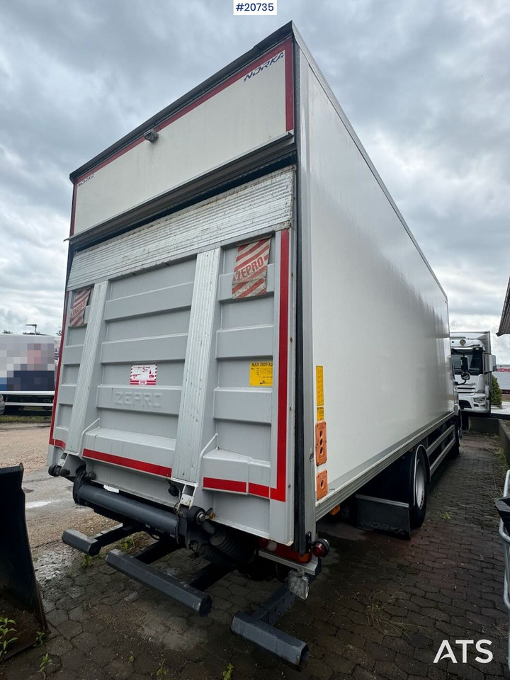 DAF CF310 - Dobozos felépítményű teherautó: 5 kép. DAF CF310 - Dobozos felépítményű teherautó: 5 kép.