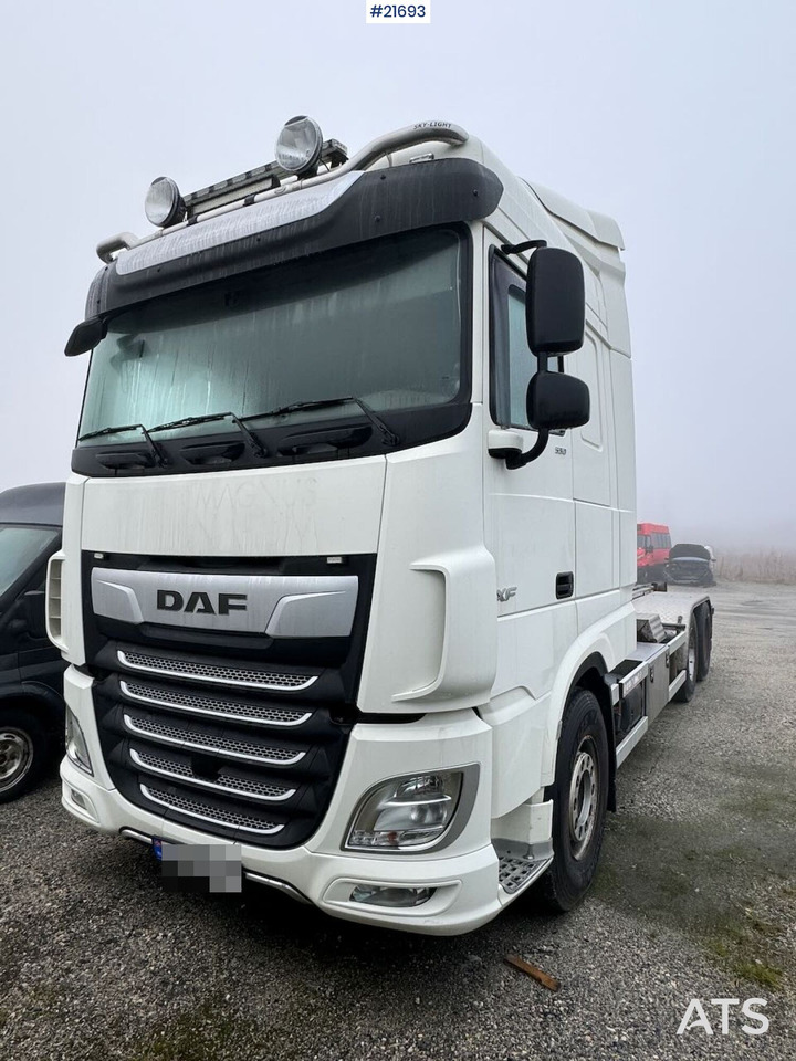 DAF XF 530 6x2 Krokbil m/ VDL Krok - Horgos rakodó teherautó: 4 kép. DAF XF 530 6x2 Krokbil m/ VDL Krok - Horgos rakodó teherautó: 4 kép.