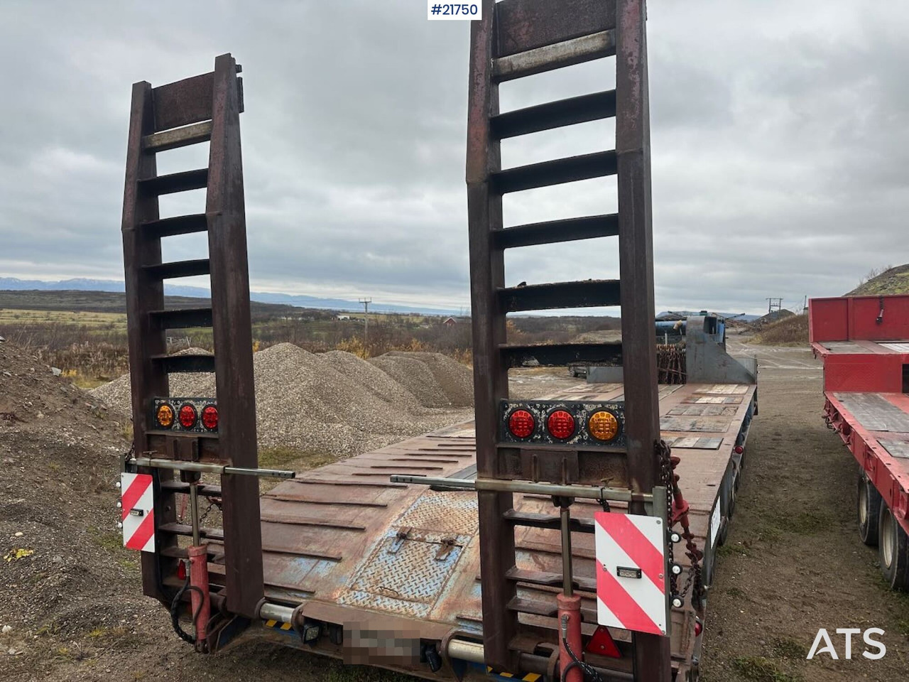 Damm 6-SD-355 6 akslet maskintralle - Félpótkocsi mélybölcsős: 4 kép. Damm 6-SD-355 6 akslet maskintralle - Félpótkocsi mélybölcsős: 4 kép.