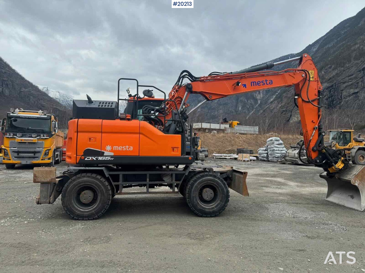 Doosan DX165W-5 - Gumikerekes homlokrakodó: 4 kép. Doosan DX165W-5 - Gumikerekes homlokrakodó: 4 kép.