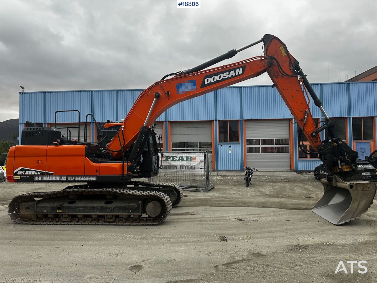 Doosan DX225LC - Kotrógép: 5 kép. Doosan DX225LC - Kotrógép: 5 kép.