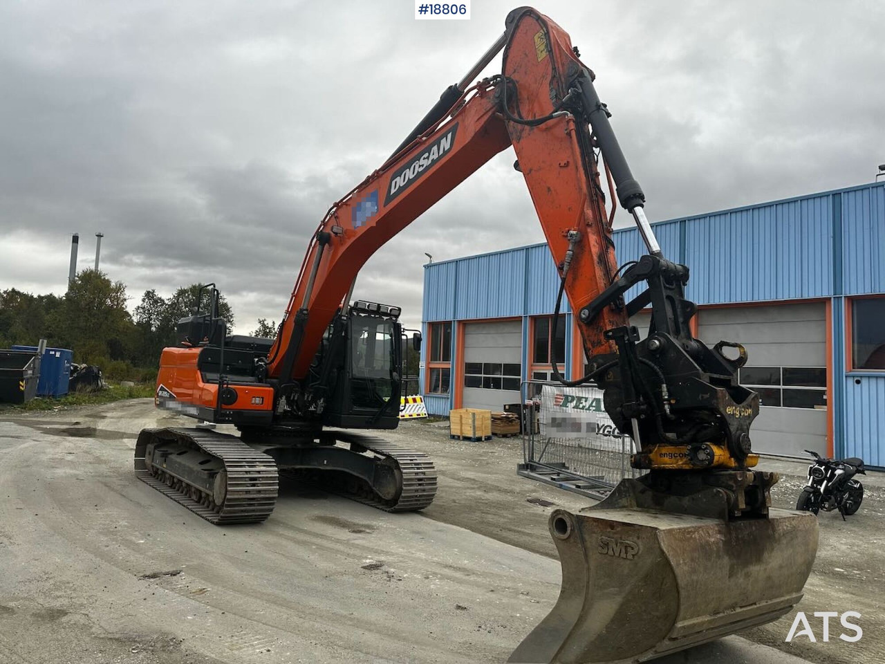 Doosan DX225LC - Kotrógép: 4 kép. Doosan DX225LC - Kotrógép: 4 kép.