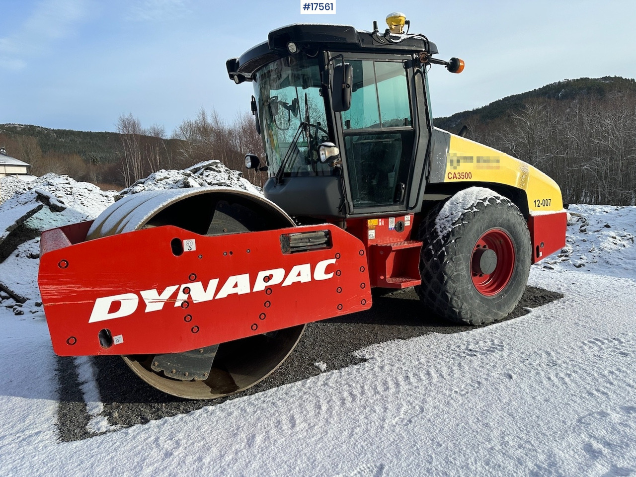Dynapac CA3500D - Talajtömörítő: 2 kép. Dynapac CA3500D - Talajtömörítő: 2 kép.