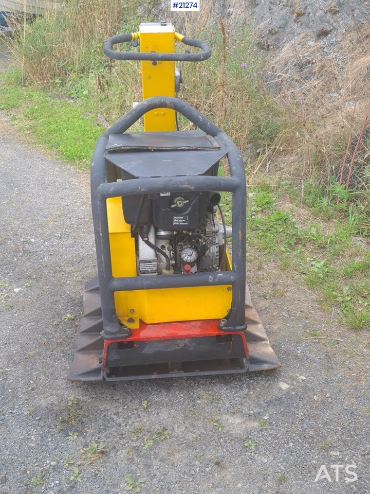 Dynapac Vibroplate - Lapvibrátor: 2 kép. Dynapac Vibroplate - Lapvibrátor: 2 kép.