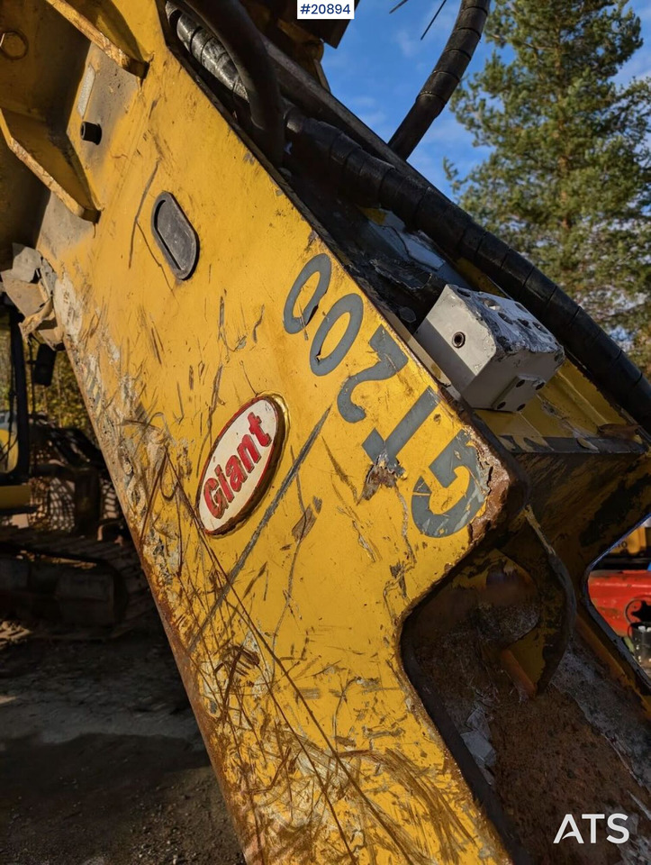 Giant GT200 - Hidraulikus törőfej - Építőipari gépek: 2 kép. Giant GT200 - Hidraulikus törőfej - Építőipari gépek: 2 kép.