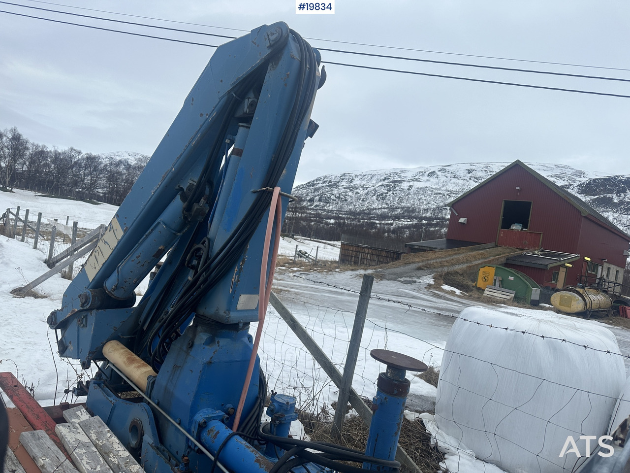 HMF rear-mounted 10 t/m crane - Rakodódaru: 5 kép. HMF rear-mounted 10 t/m crane - Rakodódaru: 5 kép.
