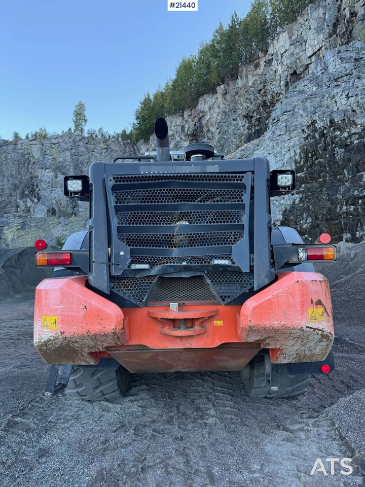 Hitachi ZW310 - Gumikerekes homlokrakodó: 4 kép. Hitachi ZW310 - Gumikerekes homlokrakodó: 4 kép.