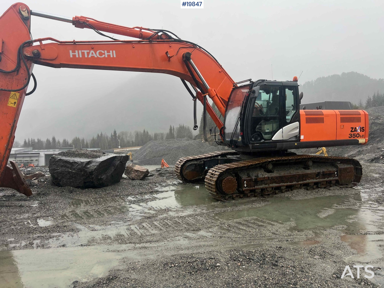 Hitachi ZX350LC-5B - Kotrógép: 1 kép. Hitachi ZX350LC-5B - Kotrógép: 1 kép.