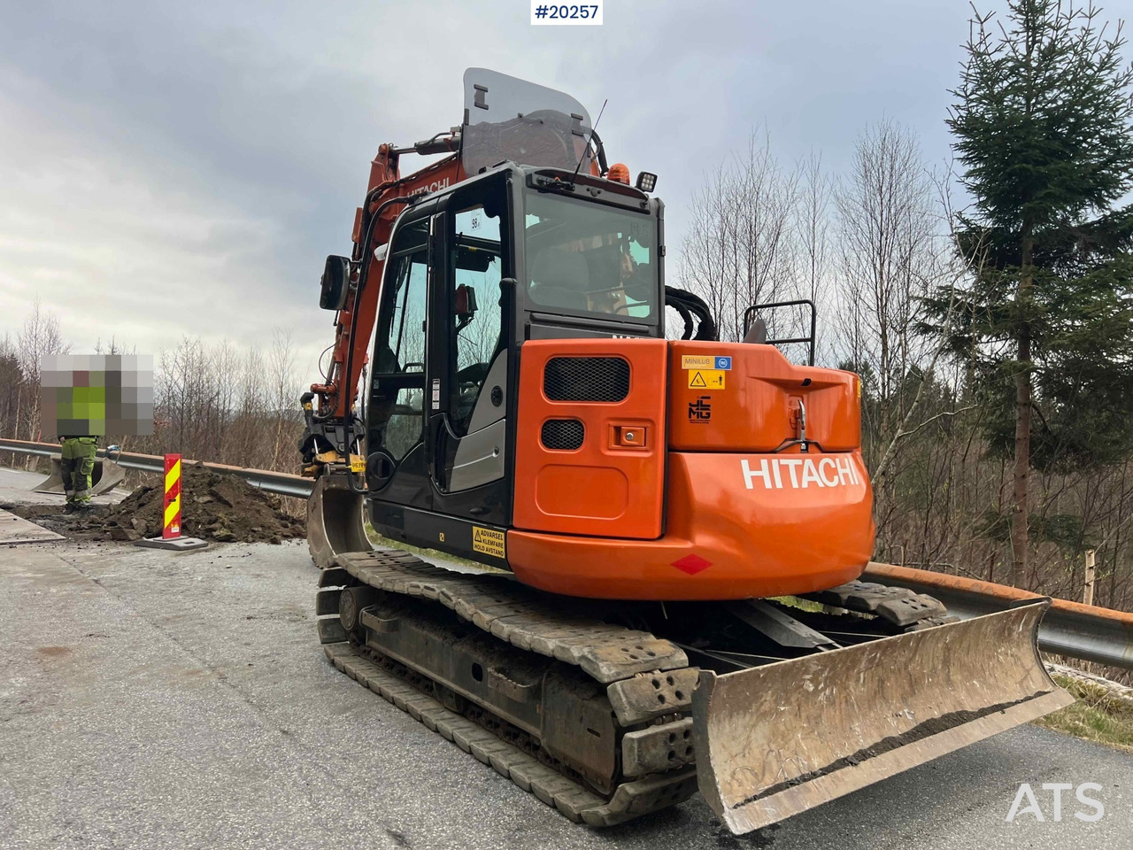 Hitachi ZX85 US-6 - Kotrógép: 5 kép. Hitachi ZX85 US-6 - Kotrógép: 5 kép.
