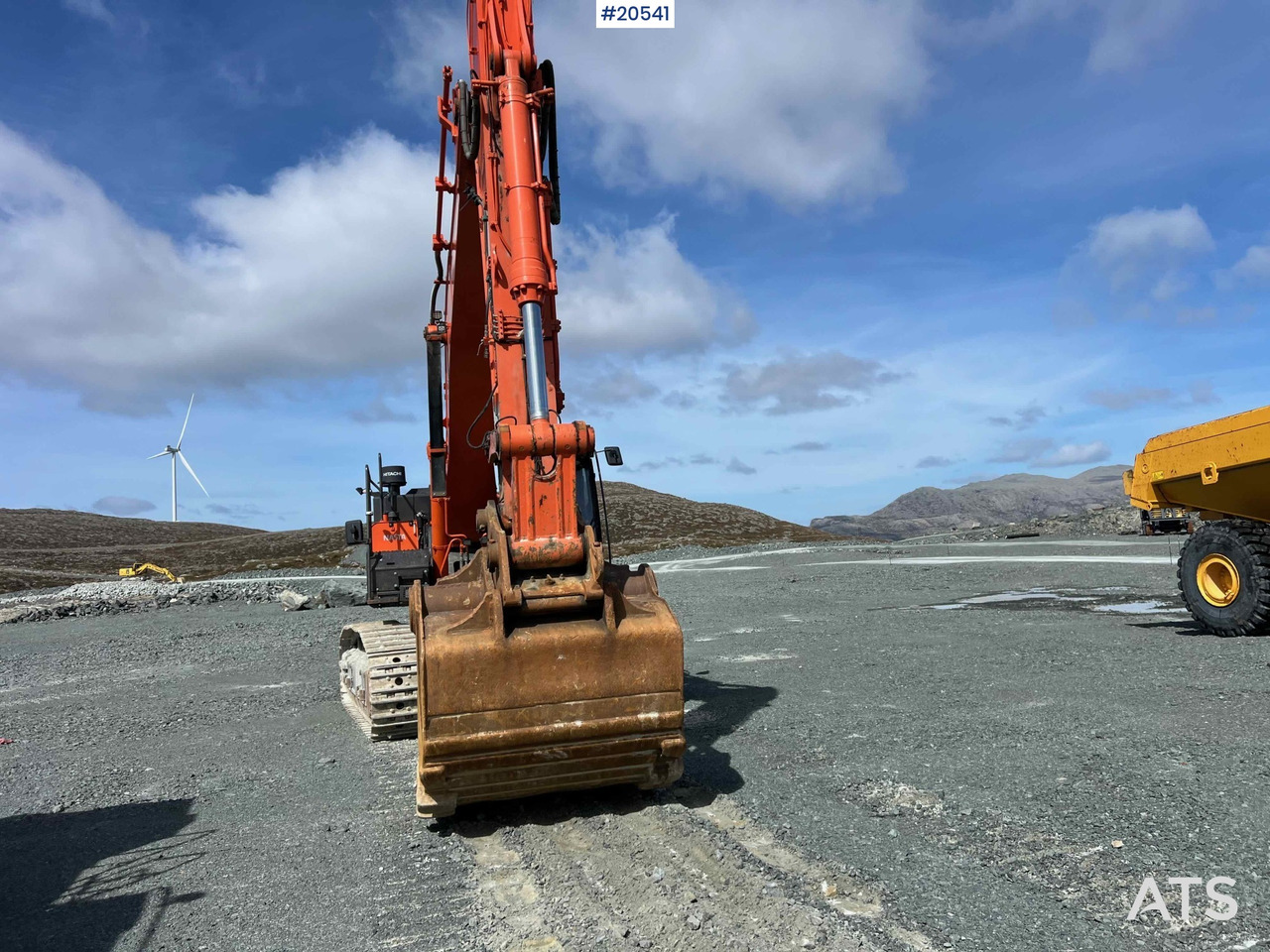 Hitachi zx530LCH-6 - Kotrógép: 5 kép. Hitachi zx530LCH-6 - Kotrógép: 5 kép.