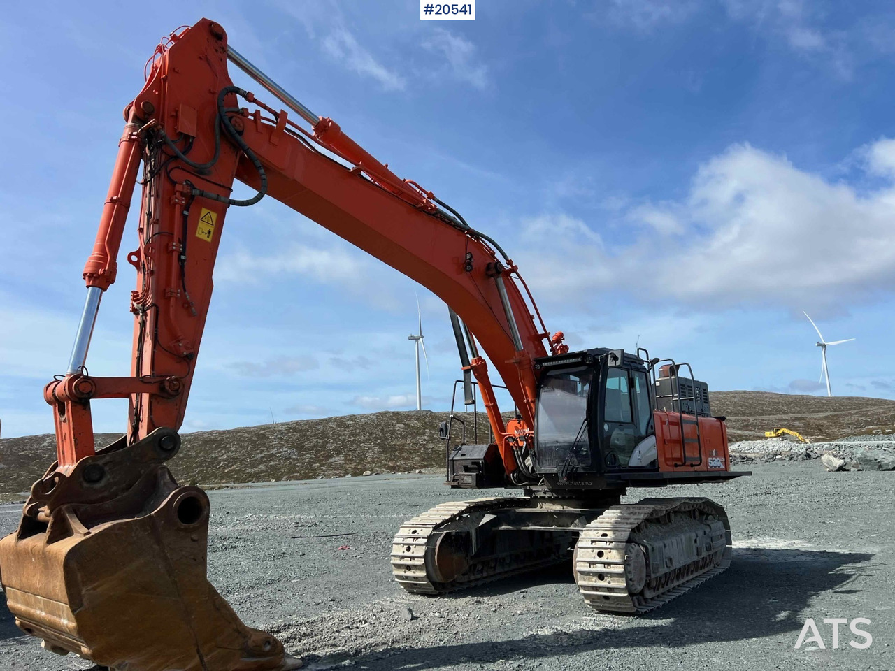 Hitachi zx530LCH-6 - Kotrógép: 2 kép. Hitachi zx530LCH-6 - Kotrógép: 2 kép.