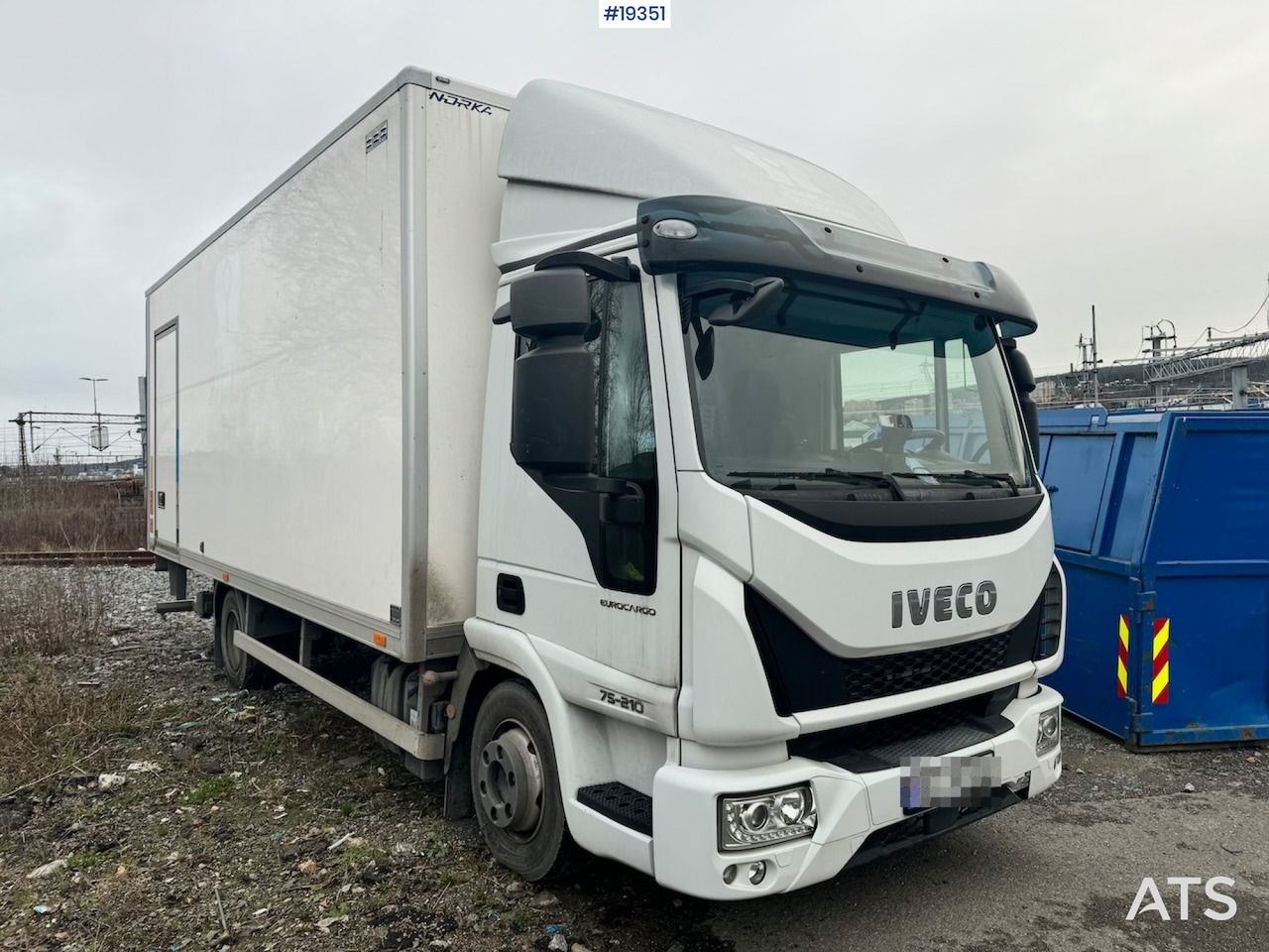 Iveco 75E - Dobozos felépítményű teherautó: 1 kép. Iveco 75E - Dobozos felépítményű teherautó: 1 kép.