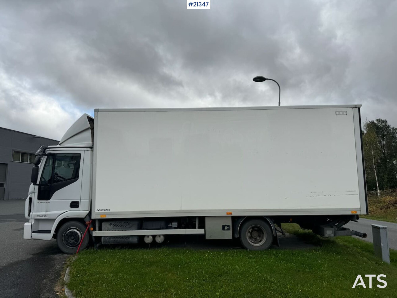 Iveco Eurocargo 75-210 - Dobozos felépítményű teherautó: 2 kép. Iveco Eurocargo 75-210 - Dobozos felépítményű teherautó: 2 kép.