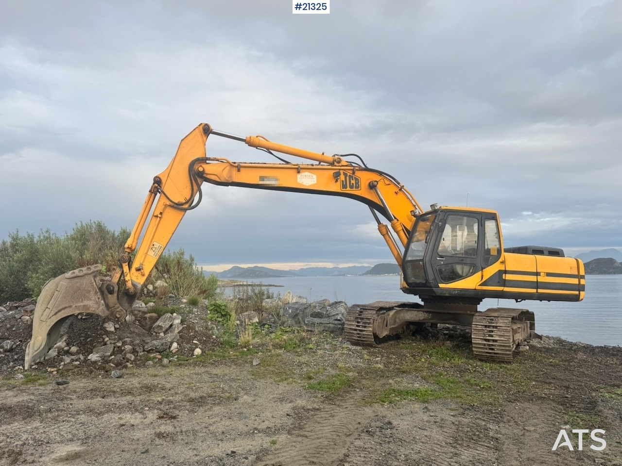 Jcb JS200LC - Lánctalpas kotró: 1 kép. Jcb JS200LC - Lánctalpas kotró: 1 kép.
