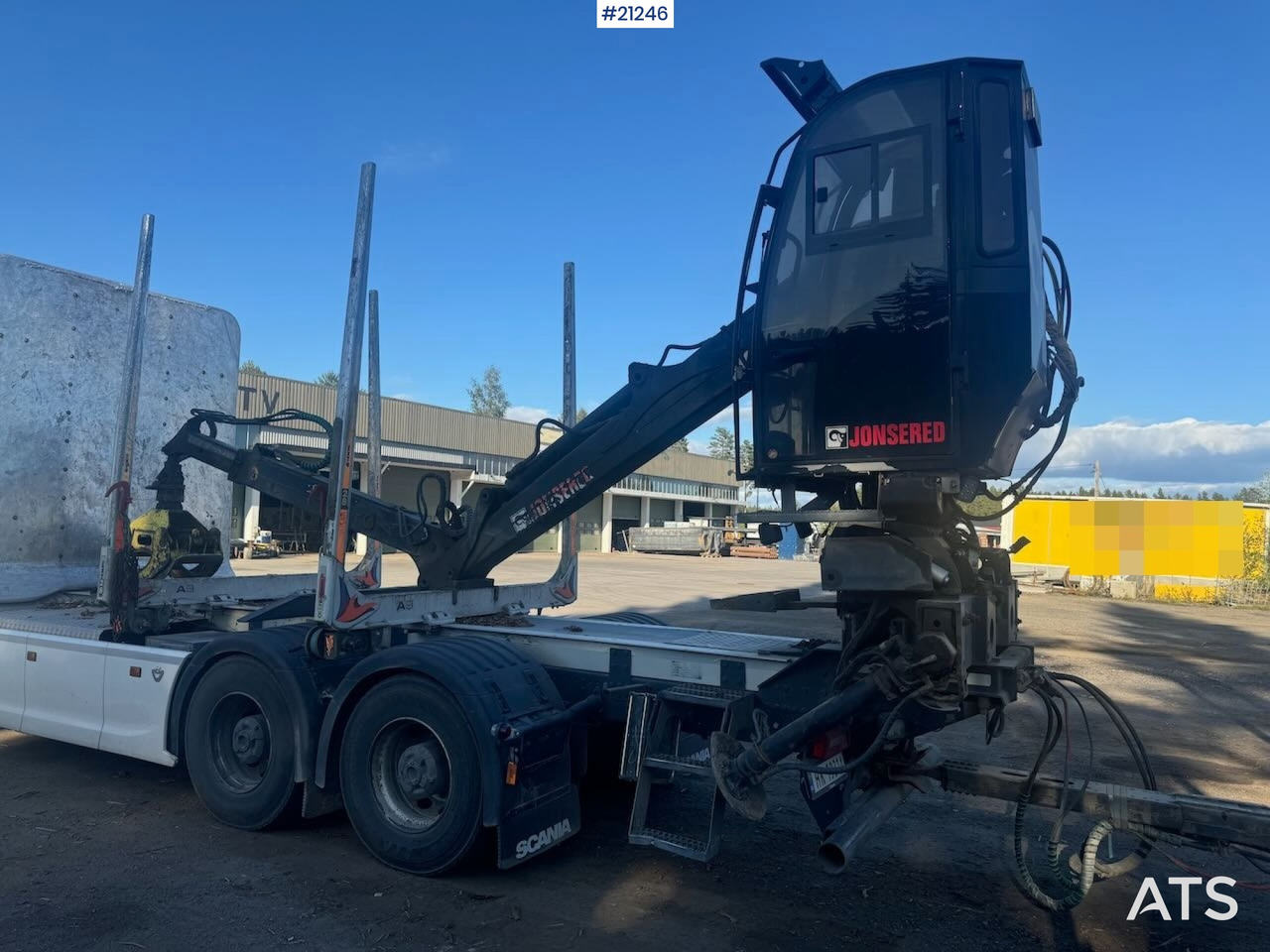 Jonsered J1088S - Rakodódaru - Erdészeti gép: 2 kép. Jonsered J1088S - Rakodódaru - Erdészeti gép: 2 kép.
