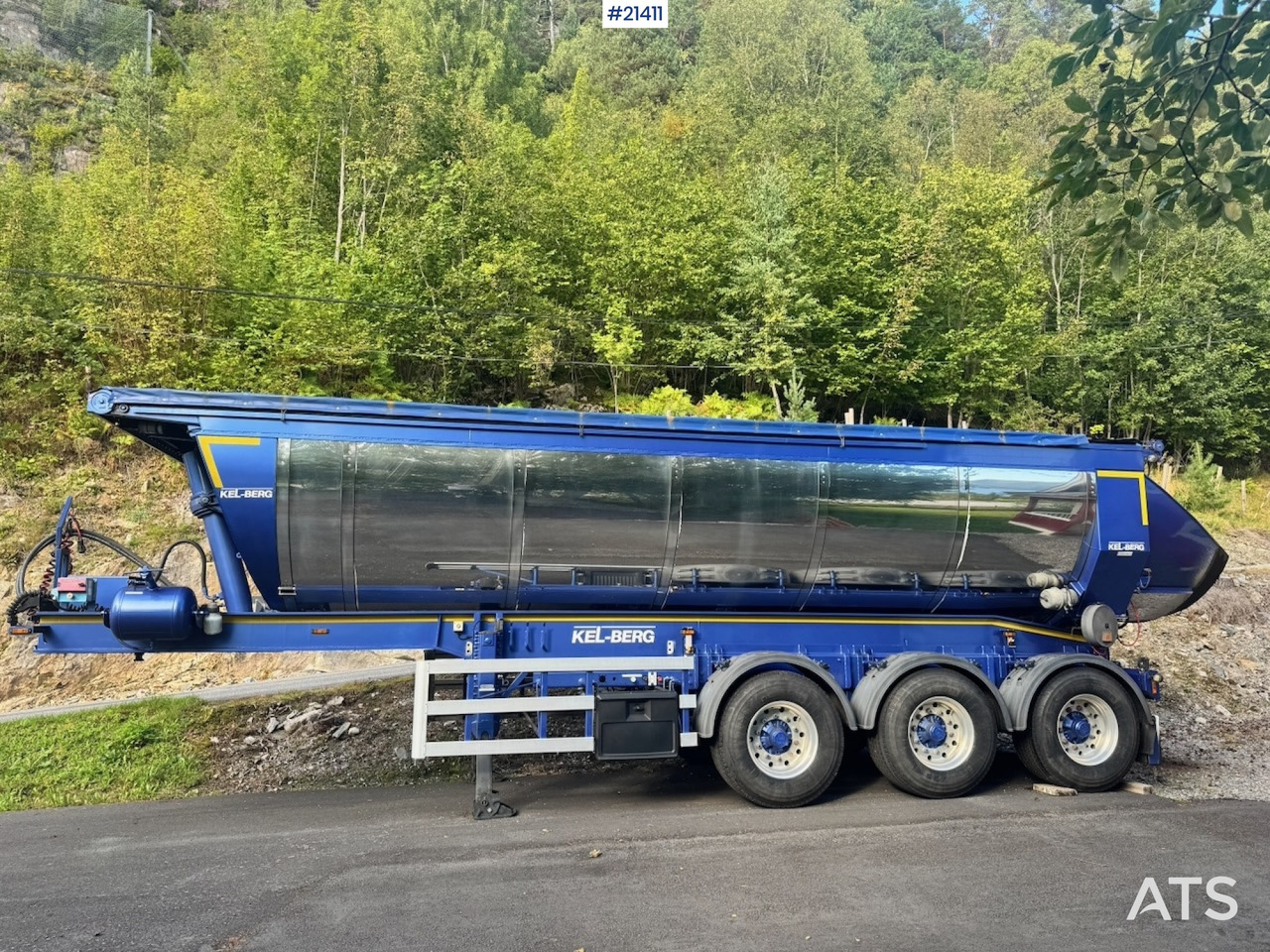 Kel-berg Asfaltsemi - Félpótkocsi billenőplatós: 3 kép. Kel-berg Asfaltsemi - Félpótkocsi billenőplatós: 3 kép.