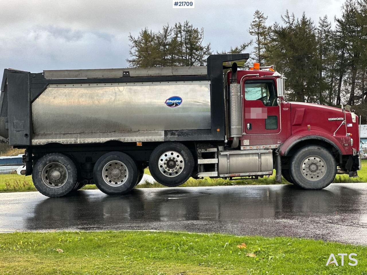 Kenworth 2005 KENWORTH T800 tippbil 8x4 m/ Rhodes påbygg, kompressor, vibrator i kassen. Høy lasteevne! SE VIDEO. - Billenőplatós teherautó: 2 kép. Kenworth 2005 KENWORTH T800 tippbil 8x4 m/ Rhodes påbygg, kompressor, vibrator i kassen. Høy lasteevne! SE VIDEO. - Billenőplatós teherautó: 2 kép.