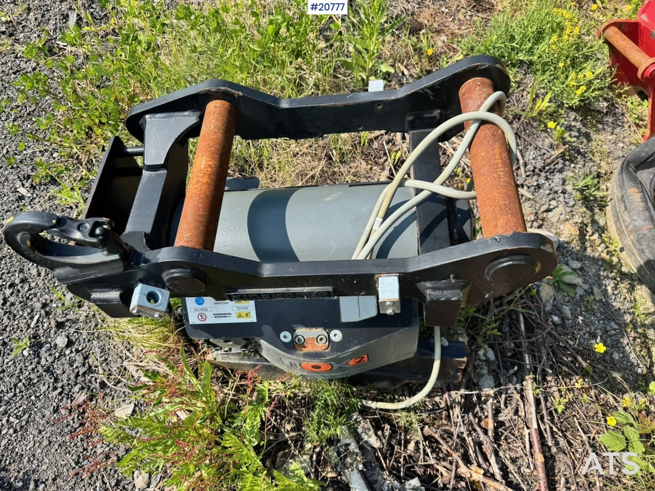 Kinshofer TR18-S - Tiltrotátor - Építőipari gépek: 3 kép. Kinshofer TR18-S - Tiltrotátor - Építőipari gépek: 3 kép.