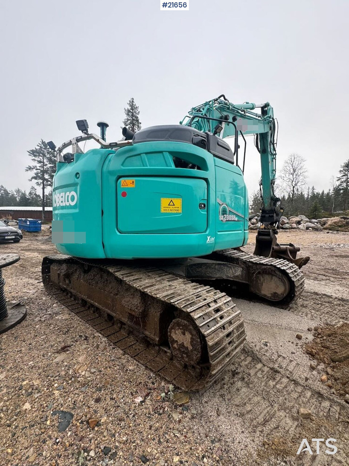 Kobelco SK230SRLC-5 Beltegraver m/ Tilt, Skuffe og GPS - Lánctalpas kotró: 4 kép. Kobelco SK230SRLC-5 Beltegraver m/ Tilt, Skuffe og GPS - Lánctalpas kotró: 4 kép.