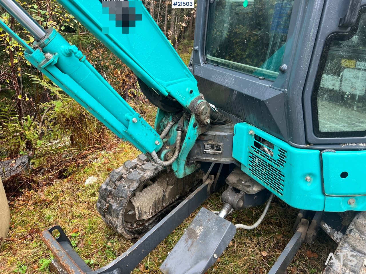 Kobelco Sk25SR-6E Gravemaskin m/ pusseskuffe,graveskuffe og tilt - Minikotró: 2 kép. Kobelco Sk25SR-6E Gravemaskin m/ pusseskuffe,graveskuffe og tilt - Minikotró: 2 kép.