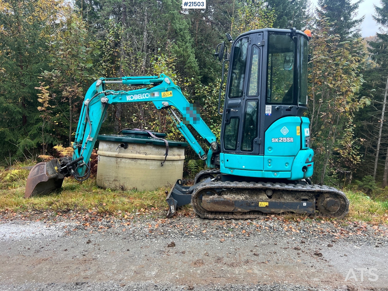Minikotró Kobelco Sk25SR-6E Gravemaskin m/ pusseskuffe,graveskuffe og tilt: 6 kép.