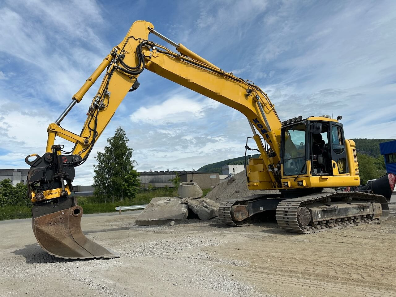 Komatsu PC228USLC-10 - Lánctalpas kotró: 1 kép. Komatsu PC228USLC-10 - Lánctalpas kotró: 1 kép.