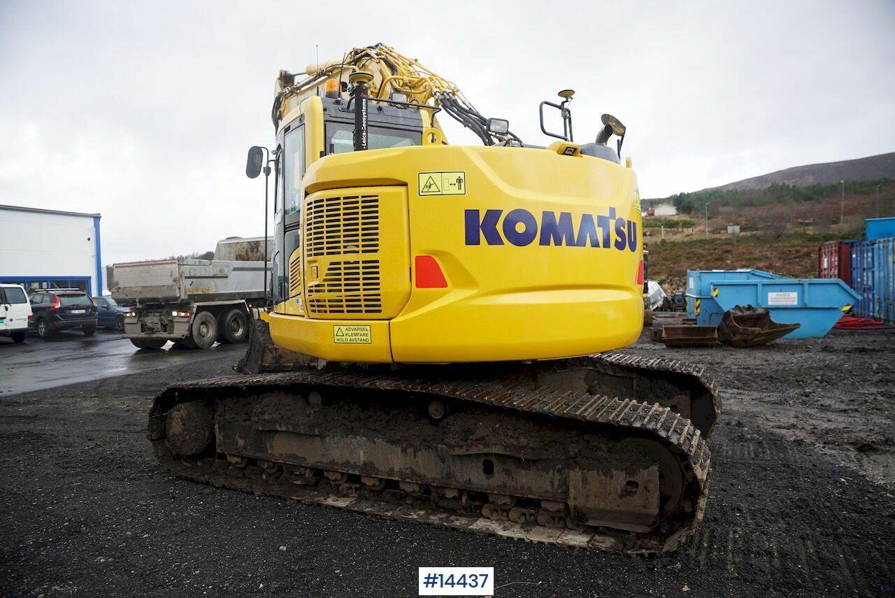 Komatsu PC228USLC-10 - Kotrógép: 3 kép. Komatsu PC228USLC-10 - Kotrógép: 3 kép.