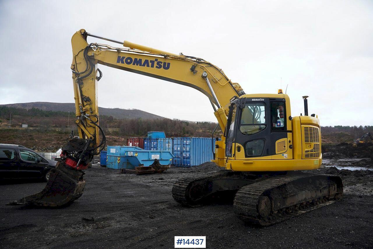 Komatsu PC228USLC-10 - Kotrógép: 1 kép. Komatsu PC228USLC-10 - Kotrógép: 1 kép.