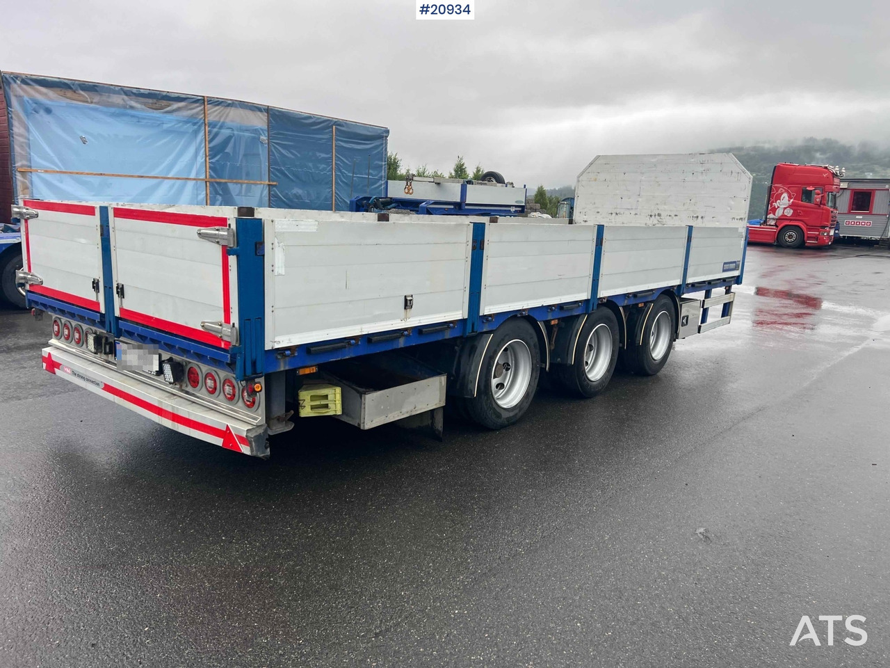 Konar 3 akslet plankjerre - Platós pótkocsi: 2 kép. Konar 3 akslet plankjerre - Platós pótkocsi: 2 kép.